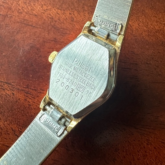Pulsar Y481-6240 Gold Quartz Cocktail Vintage Watch Tested & Running! - Picture 6 of 8